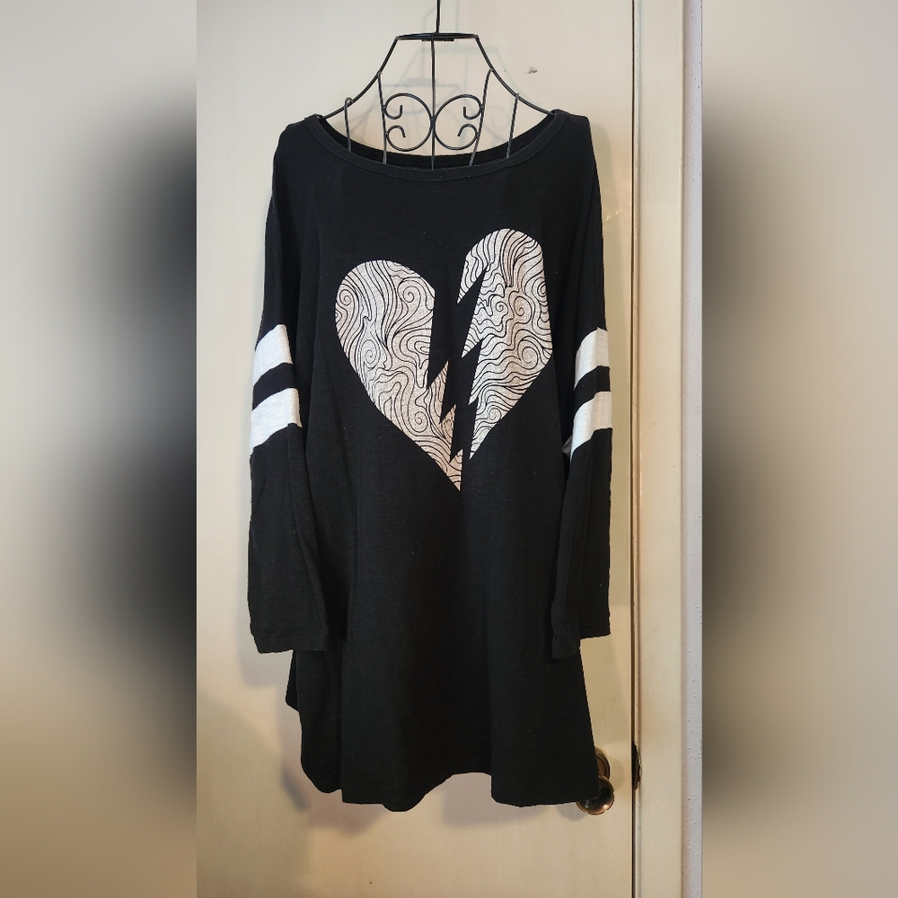 Torrid Black Long Sleeve super soft slub jersey tee with Heart Design